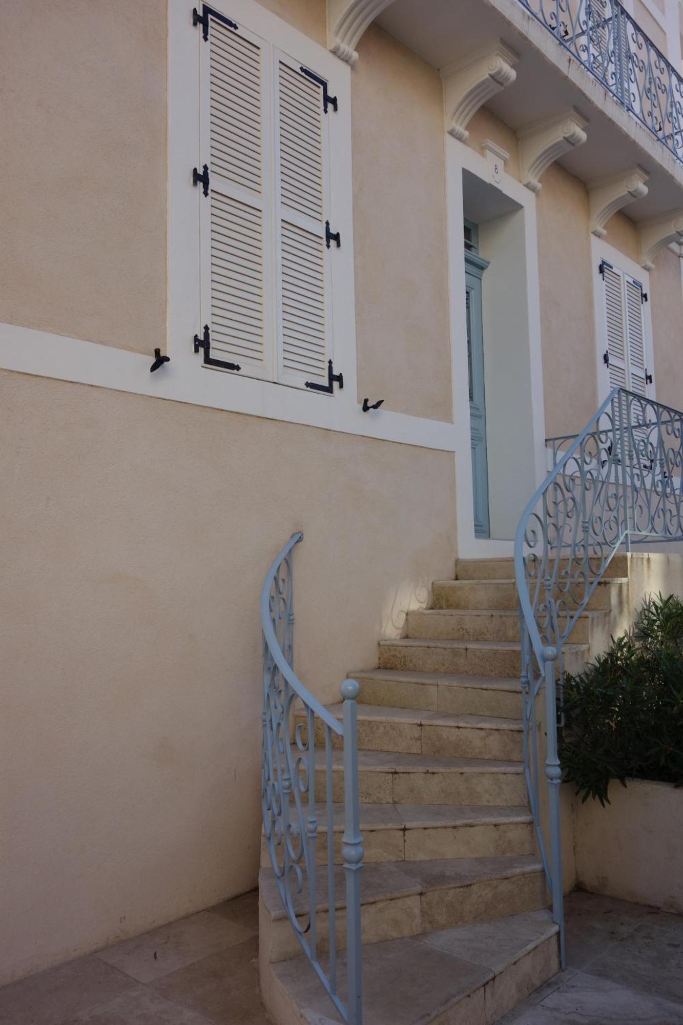 Appartement Port De Sanary Exterior photo